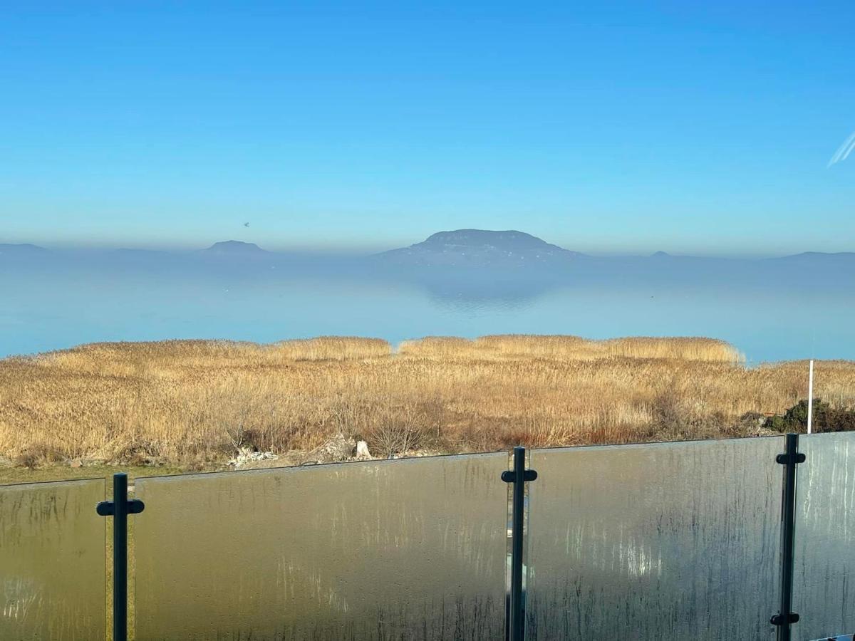 Fenyves Beach Apartman Delux Balatonfenyves Eksteriør billede